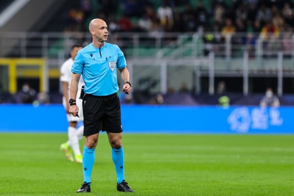 杨方策略 世体: 安东尼-泰勒第6次执法巴萨, 此前5次2胜2平1负, 客场没输过